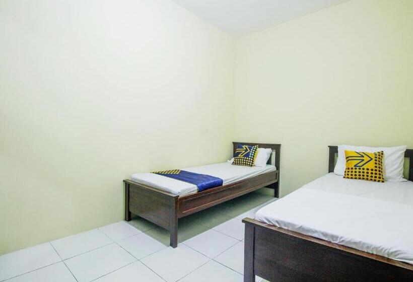 酒店 Spot On 91606 Nadin Guest House