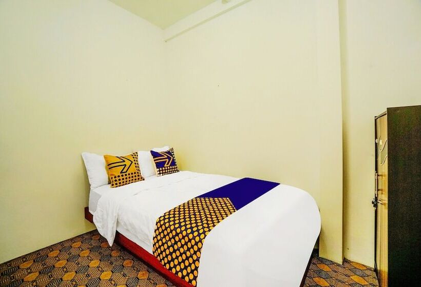 בית מלון כפרי Spot On 91615 Arumba Guest House Syariah