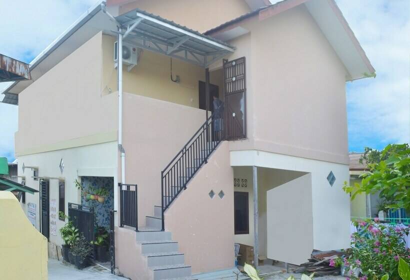 Отель Spot On 91616 Kharisma Guest House