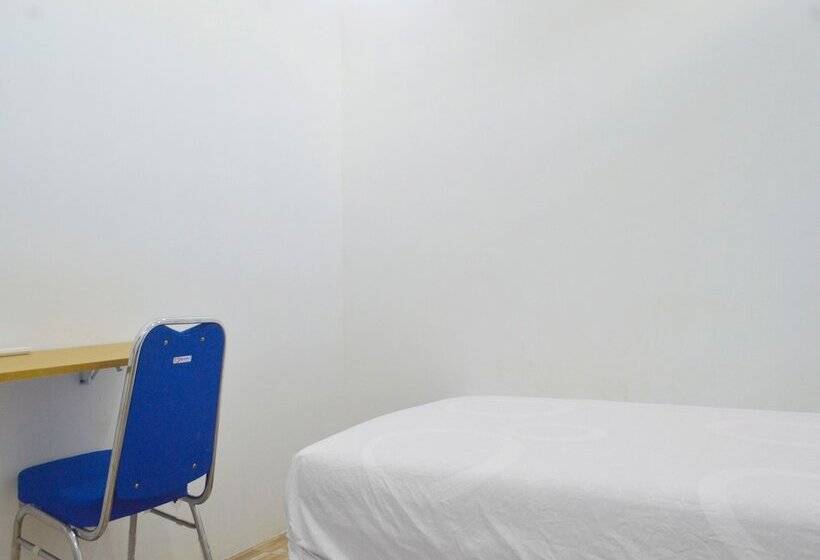 Отель Spot On 91616 Kharisma Guest House