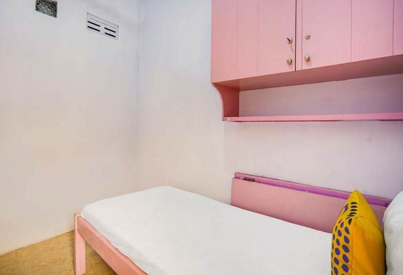 Otel Spot On 91626 Rr Kost Putri Syariah