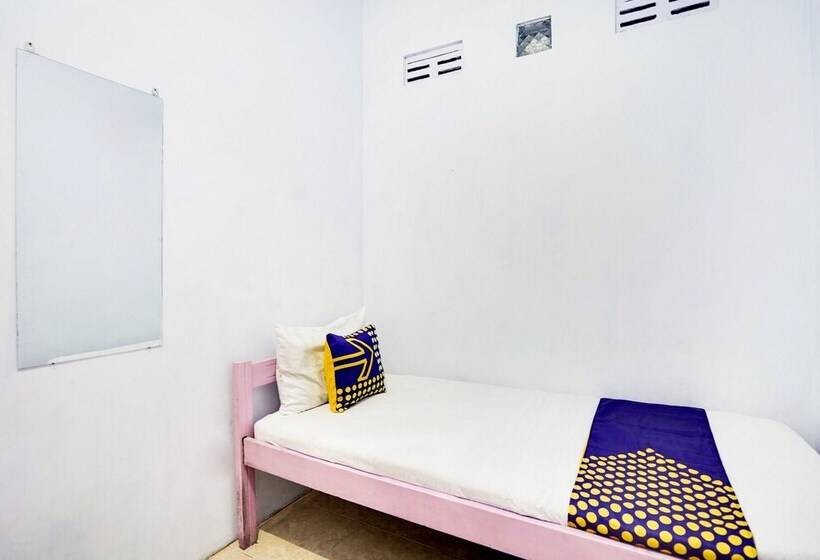 Otel Spot On 91626 Rr Kost Putri Syariah