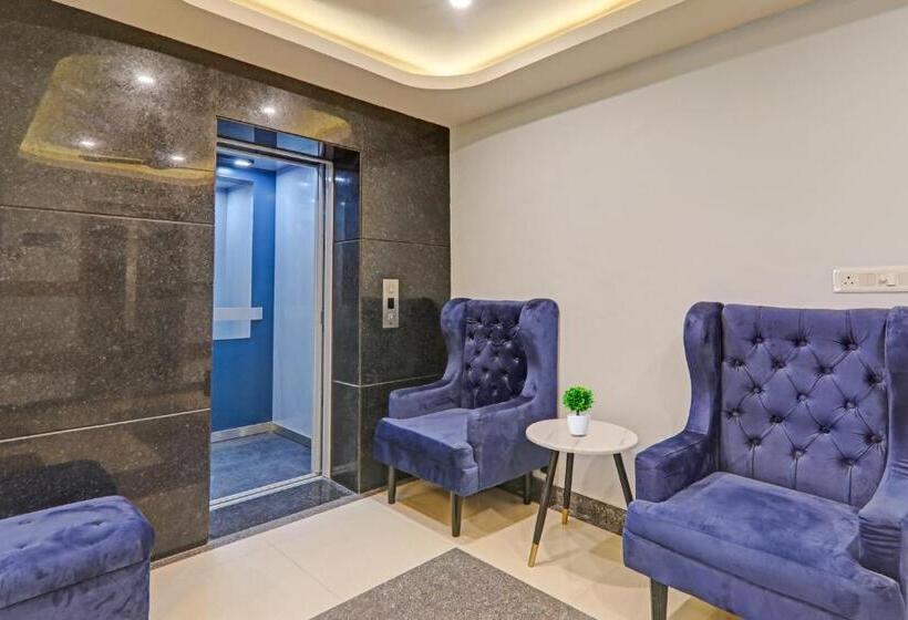 Отель Super Townhouse H G Near Gautam Buddha Park