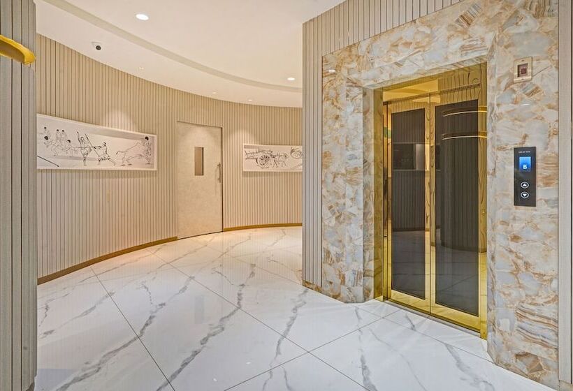 Отель Treebo Premium La Orchid