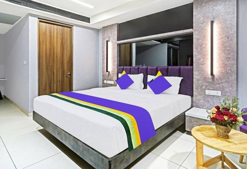 Отель Treebo Premium La Orchid