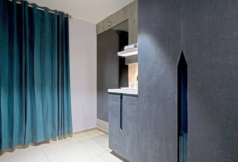 Отель Treebo Premium La Orchid