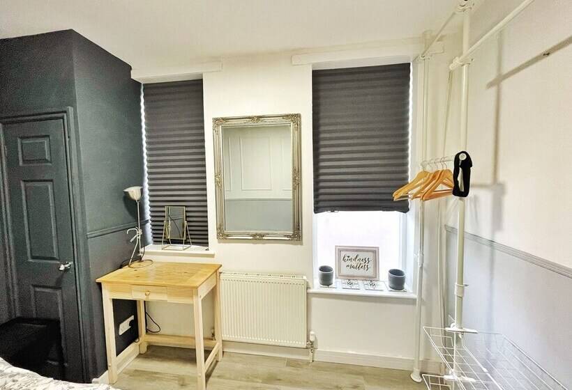 Impeccable Apartment In Liverpool City Centre