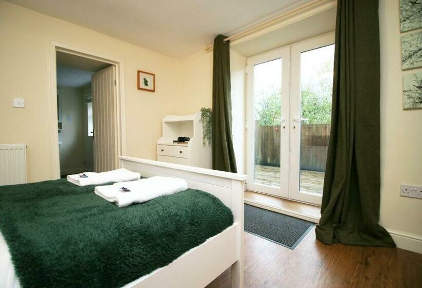 Llareggub By Staystaycations