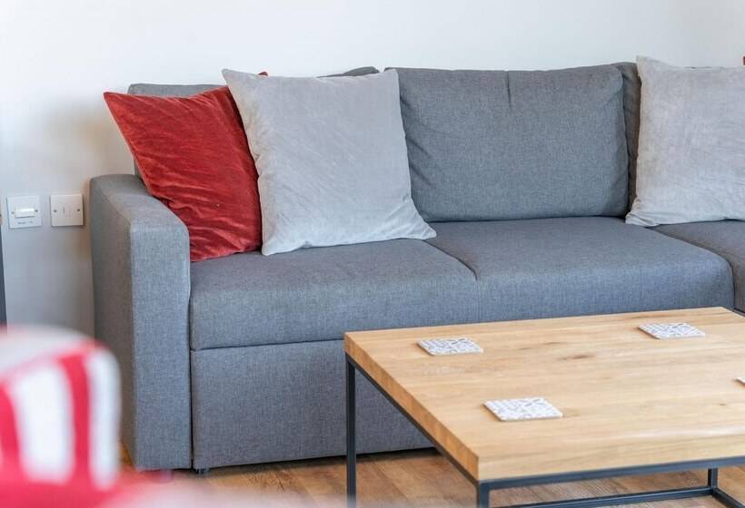 Luxury 2 Bed Apartment Parking By Nec & Solihull