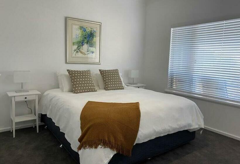 Middleton Views Villa