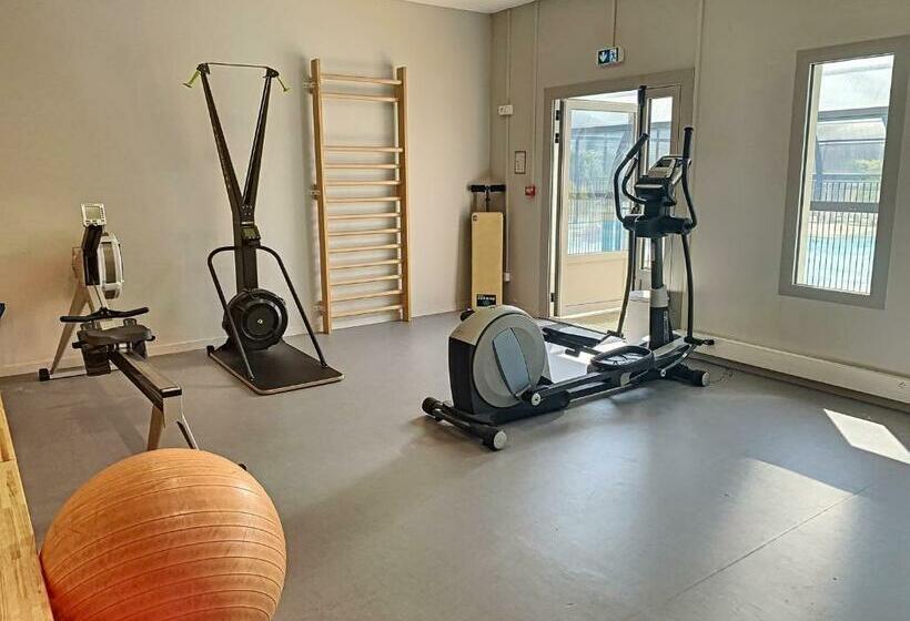 Mobil Home Pmr Tout Confort, 200m Plage, Piscine, 4 Pers, 2 Chambres, Parking, Wifi, Ménage Inclus