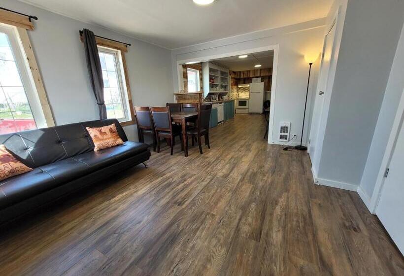 פנסיון Beluga Beach House