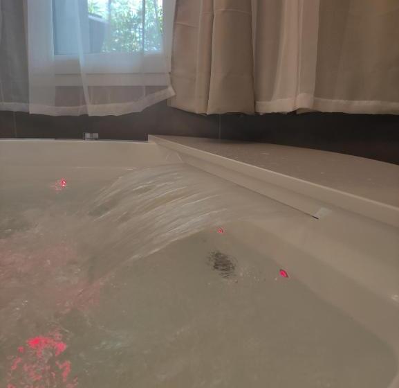 ペンション Live Home Rooms