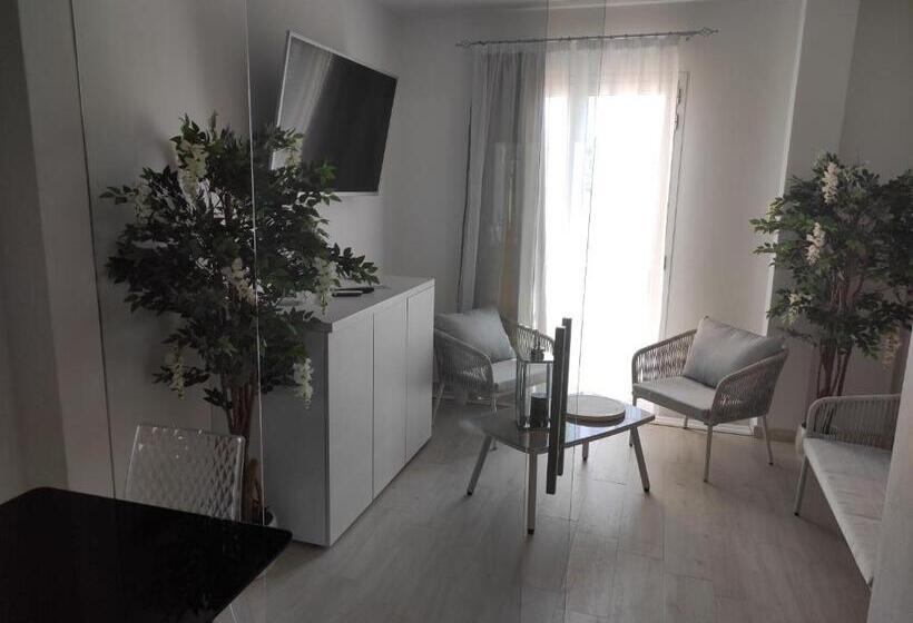 ペンション Live Home Rooms