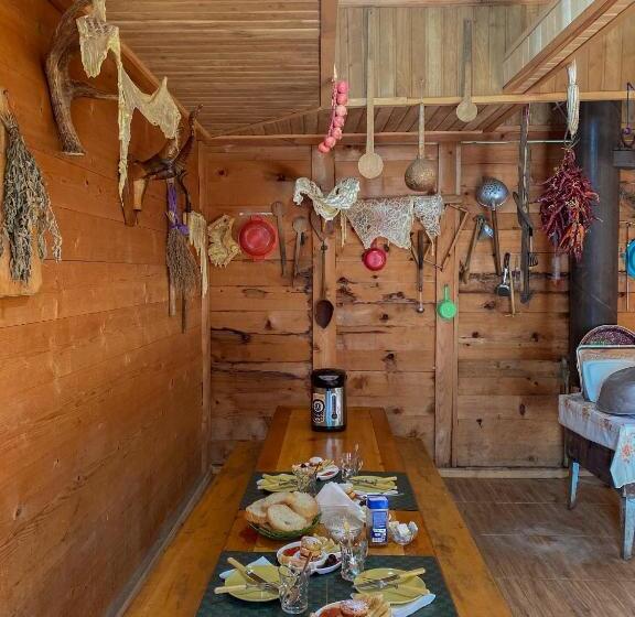 پانسیون Matua Guest House