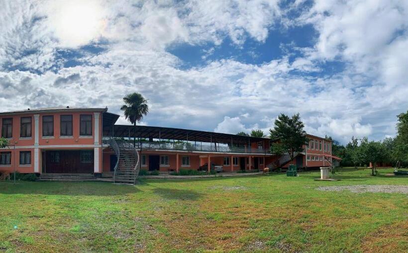 پانسیون Matua Guest House