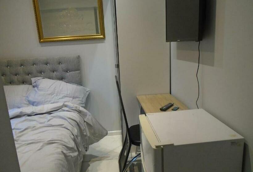 بنسيون The Mews