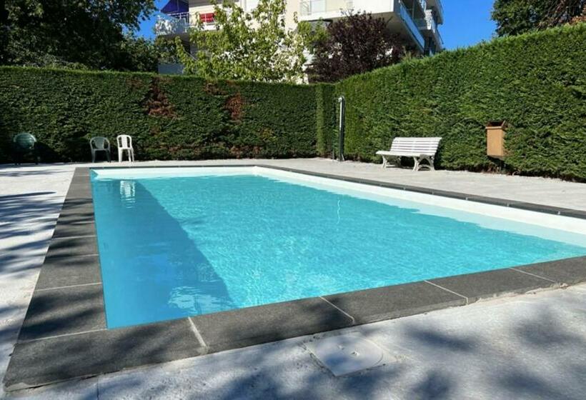 Residence Near The Beach 31 M With Balconypool