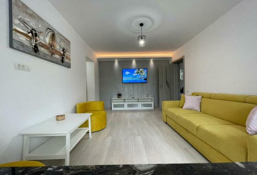 Robert’s Apartament 2