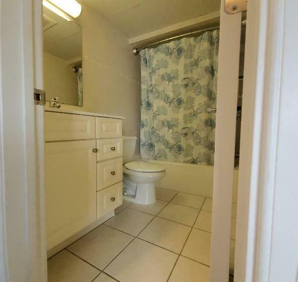 Sunbeach Condo 900 Wesley Avenue Unit 109