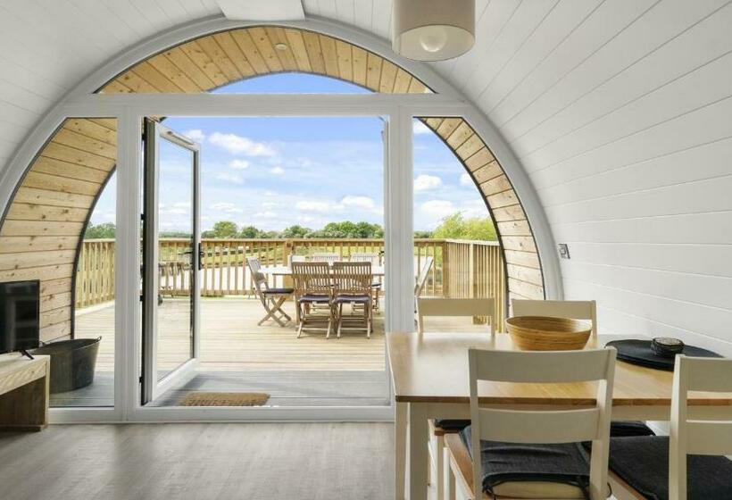 Finest Retreats   The Highland Camping Pod