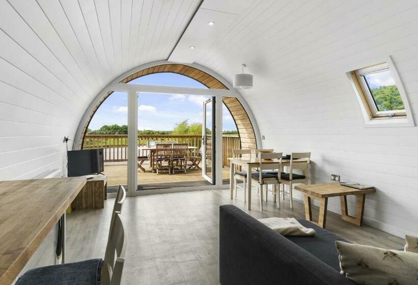 Finest Retreats   The Highland Camping Pod