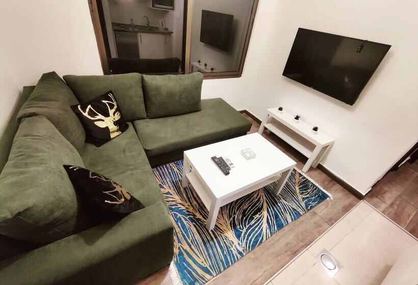 28 1  Lovely Apartment Close To All Services