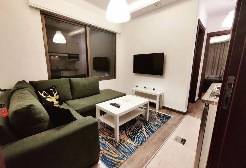 28 1  Lovely Apartment Close To All Services