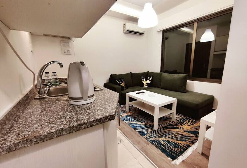 28 1  Lovely Apartment Close To All Services