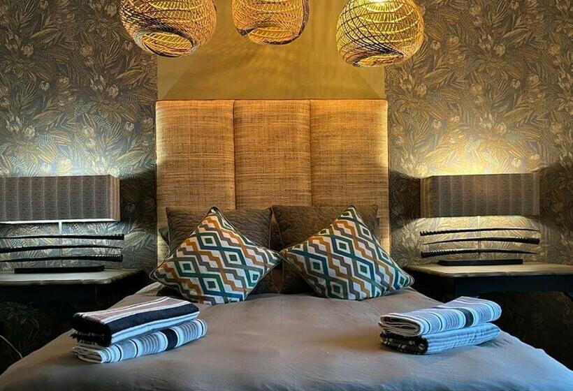 A Bird Cage Stay & Cottage