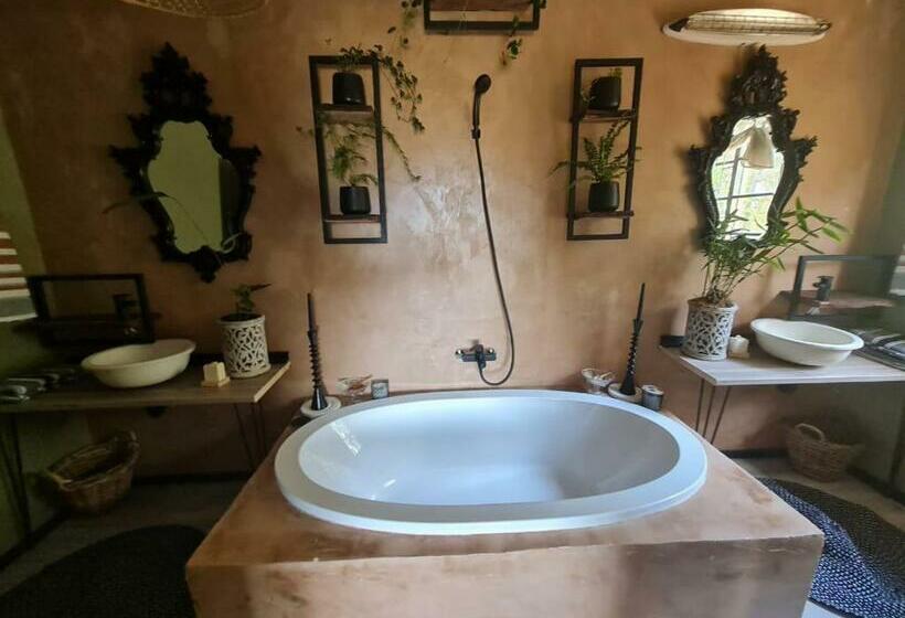 A Bird Cage Stay & Cottage