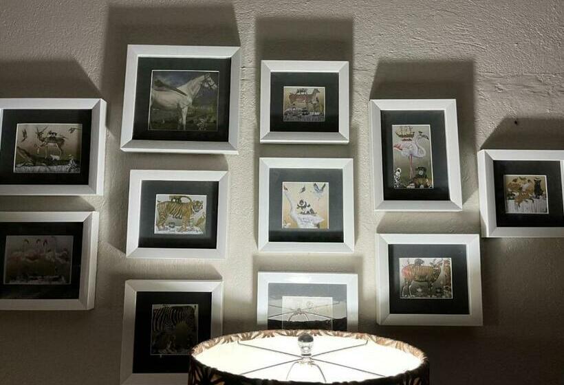 A Bird Cage Stay & Cottage