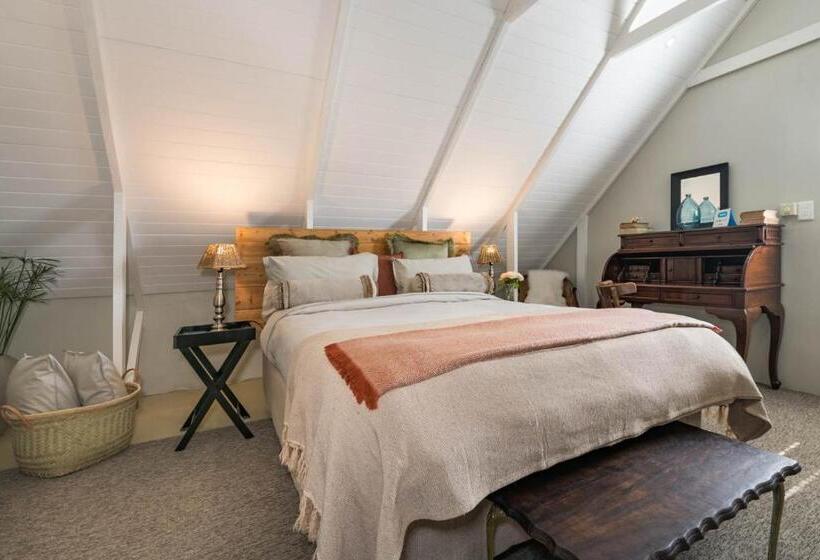 민박 12 On Tindall