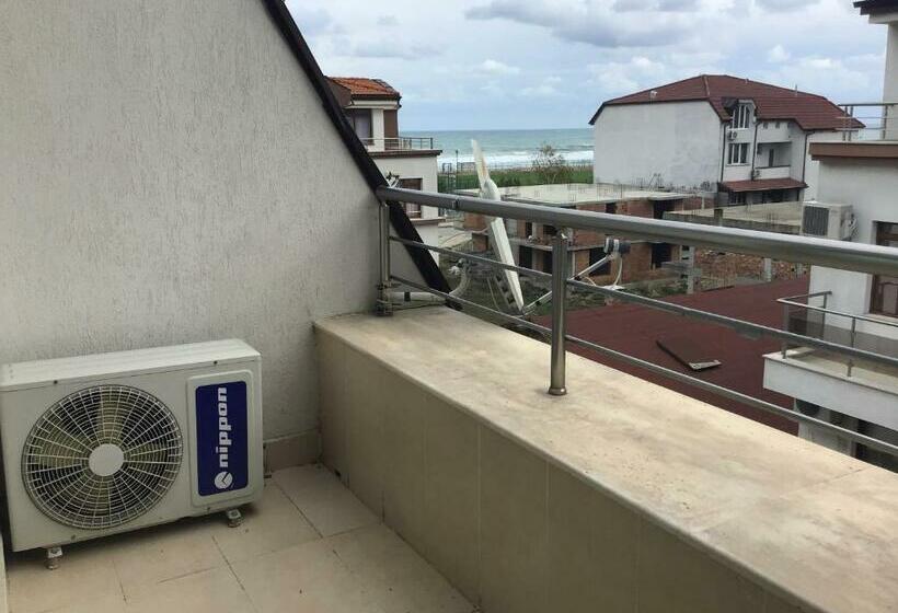 Casa Del Mar Apartment