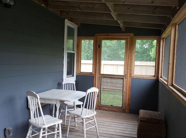 Cedar Oaks Inn The Barracks