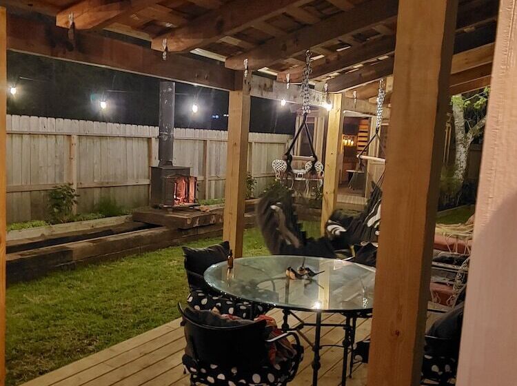 Cedar Oaks Inn The Barracks