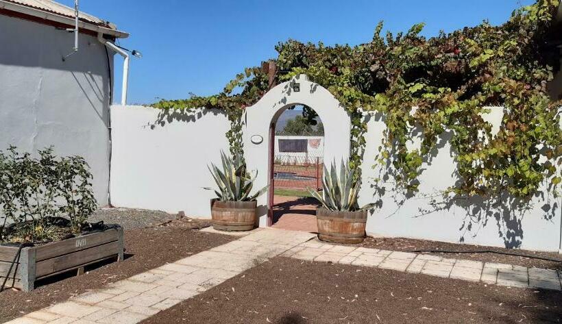 Farmhouse Guestrooms