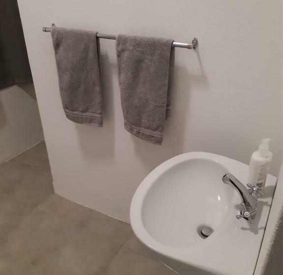 Farmhouse Guestrooms