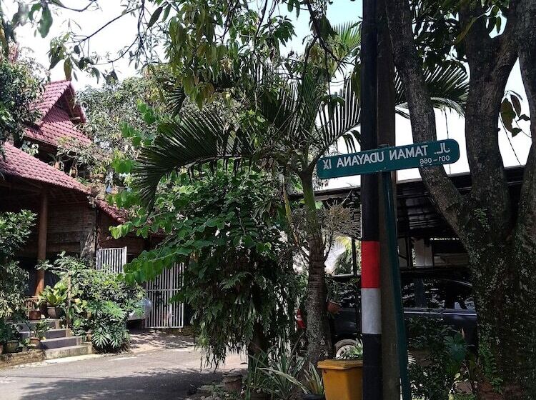 Отель Spot On 91278 Pahlawan Udyana Syariah