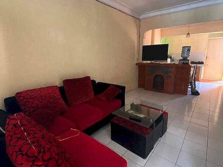 Отель Spot On 91278 Pahlawan Udyana Syariah