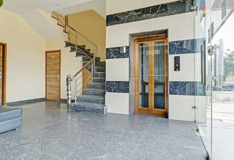 Отель Itsy By Treebo  Rd