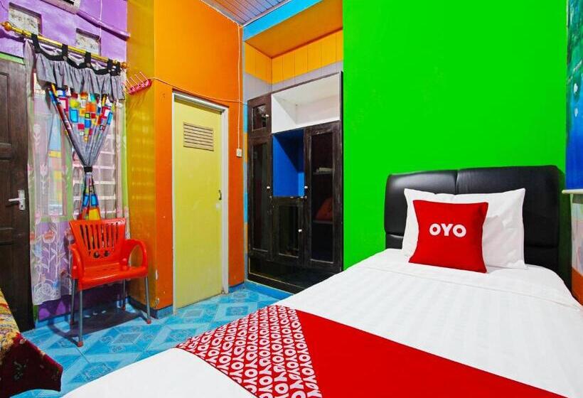 בית מלון כפרי Oyo 91601 Pelemkecut Double Degree Syariah