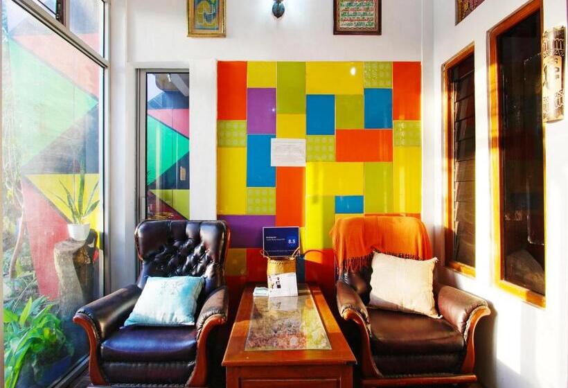 בית מלון כפרי Oyo 91601 Pelemkecut Double Degree Syariah