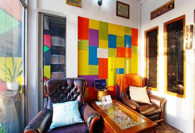 בית מלון כפרי Oyo 91601 Pelemkecut Double Degree Syariah