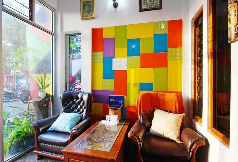 בית מלון כפרי Oyo 91601 Pelemkecut Double Degree Syariah