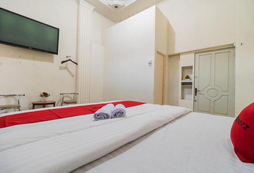 酒店 Reddoorz Syariah Near Pasar Aur Kuning