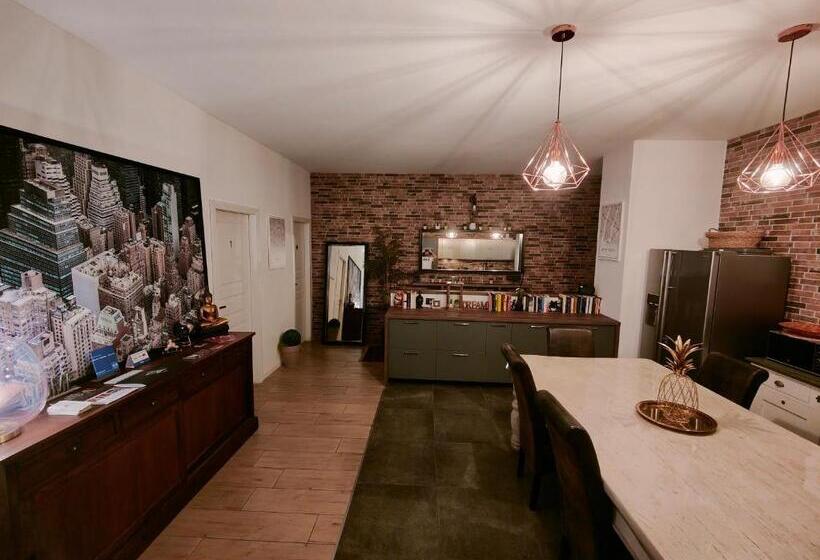 ペンション Mc Flys Malpensa Airport