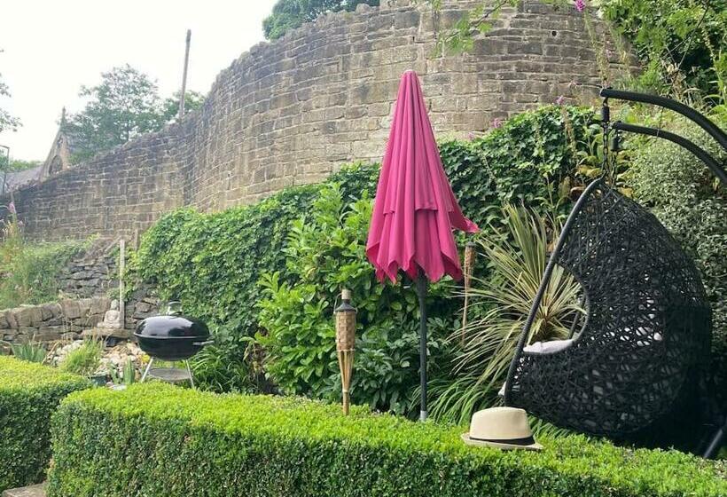 Пансион The Hideaway