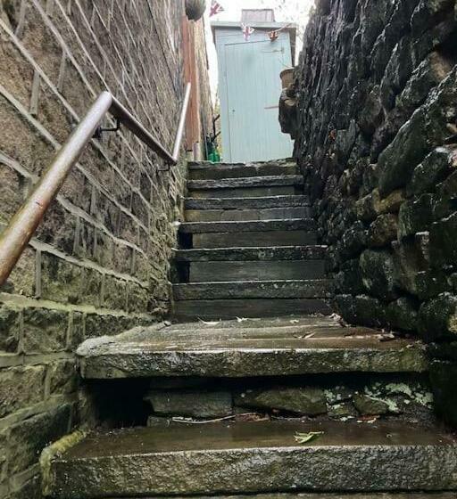 Пансион The Hideaway