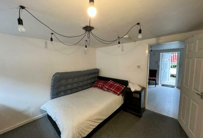 Stanley Street Apartments